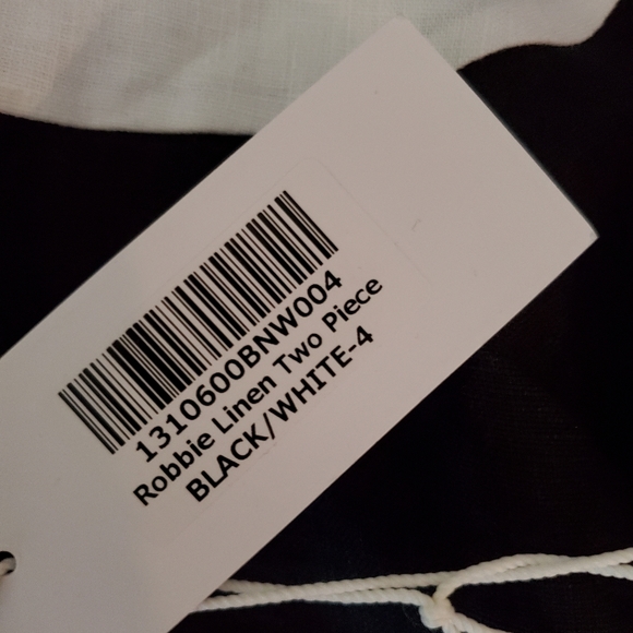 ✴️ NWT REFORMATION ROBBIE LINEN TWO PIECE BLACK WHITE CROPPED TOP SKIRT SIZE 4 - Picture 5 of 8